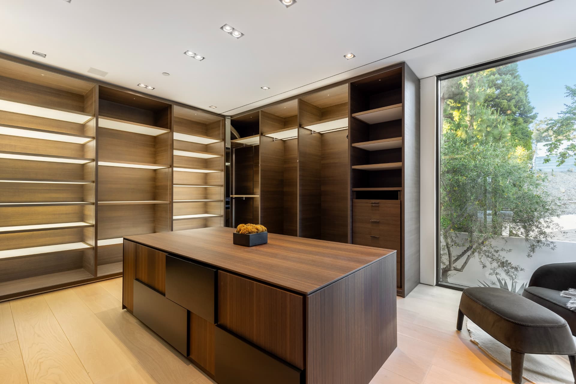 Lago Vista Modern - Image 22