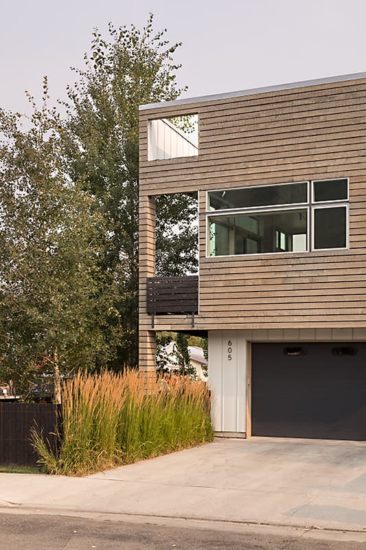 Yellow Mules Home - Image 15