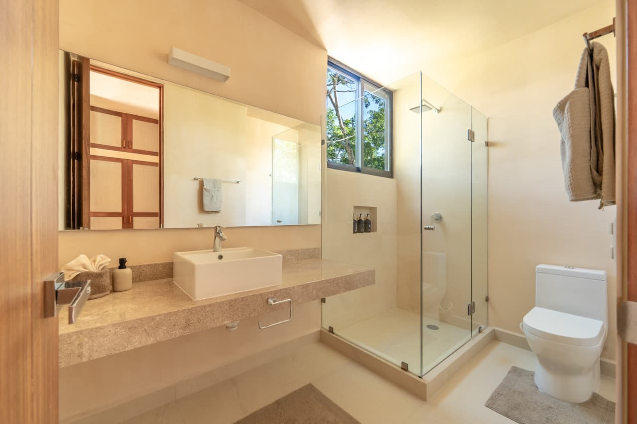 Surenna Oasis Villa - Image 12