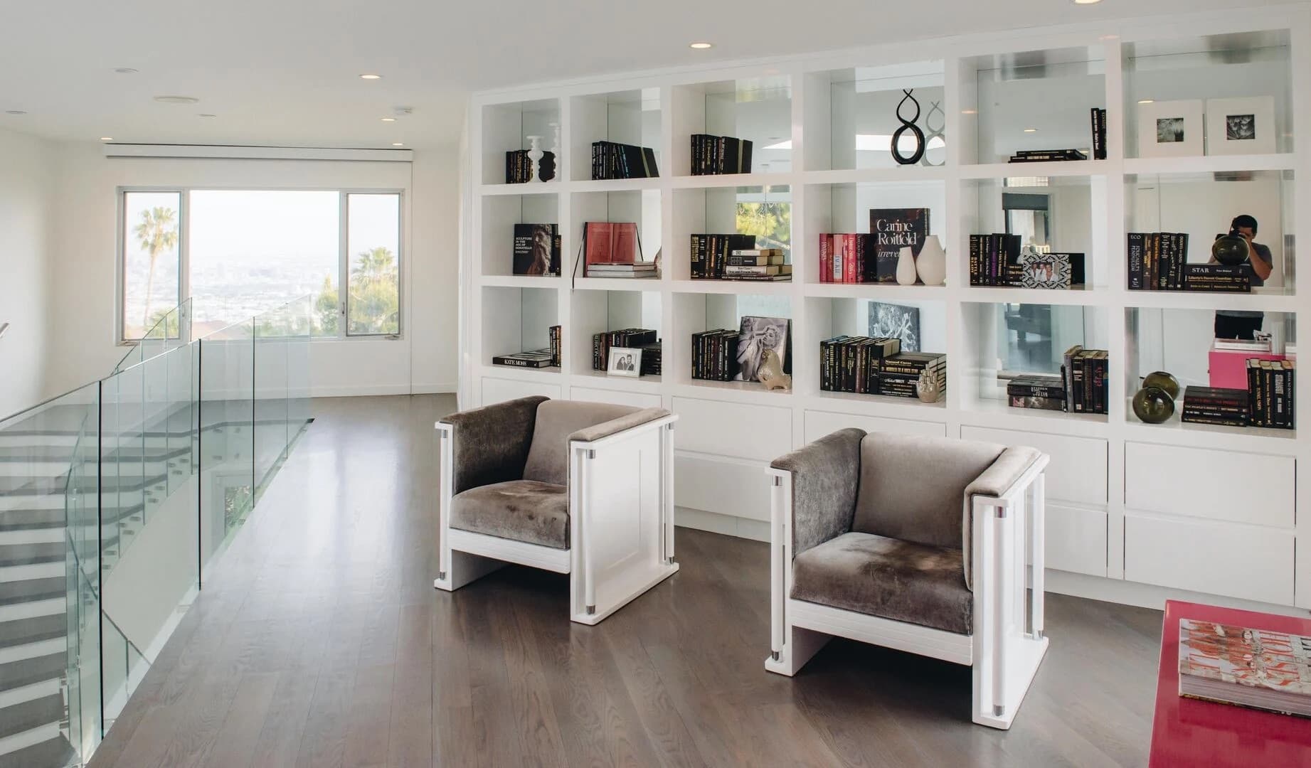 Venus Modern - Image 3