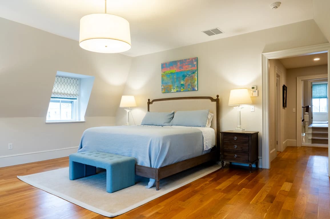 Downtown Victorian - Image 12