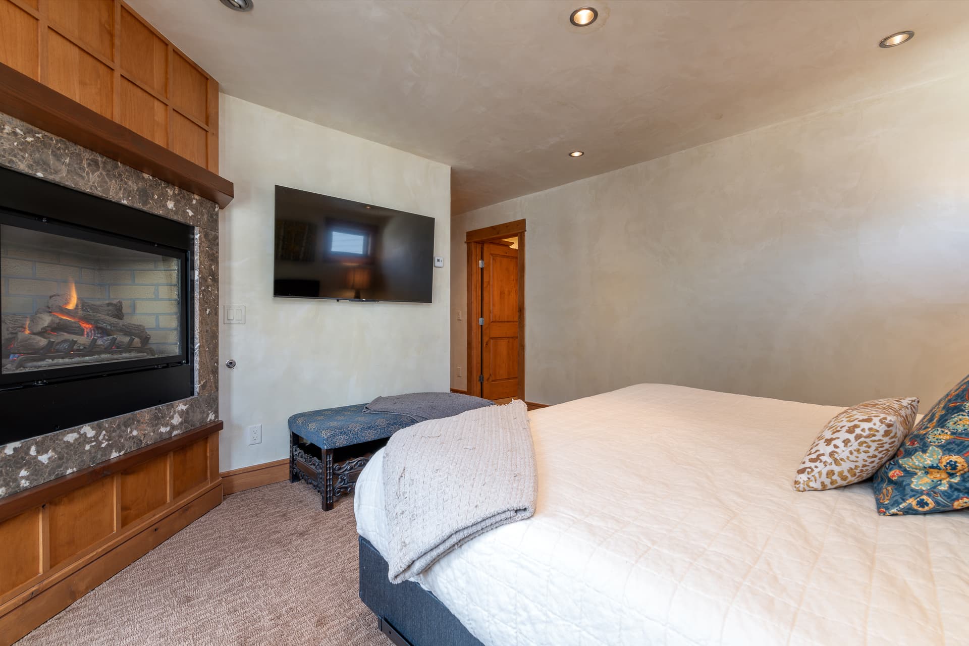 Main Stage Penthouse - Image 30