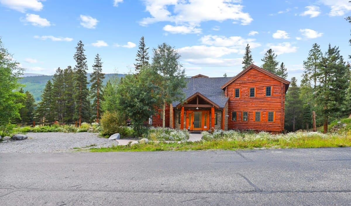 Serene Lodge - Image 1