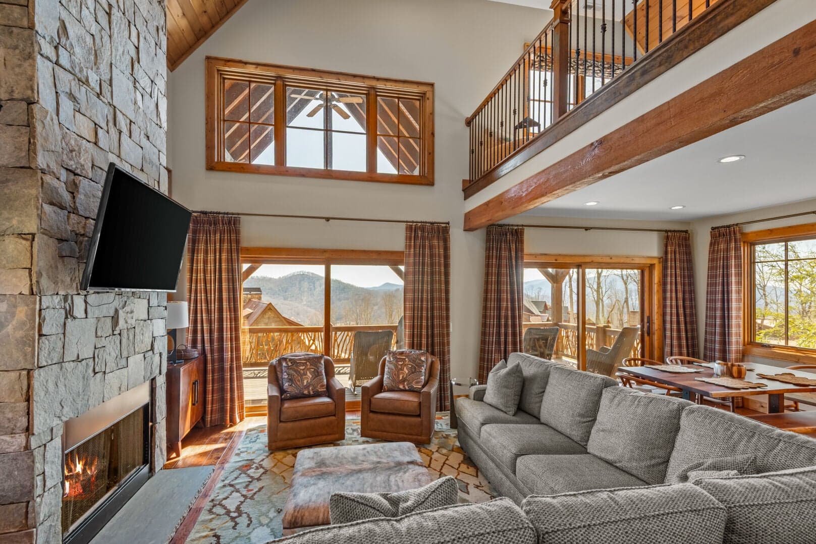 Grin Inn Bear - Image 4