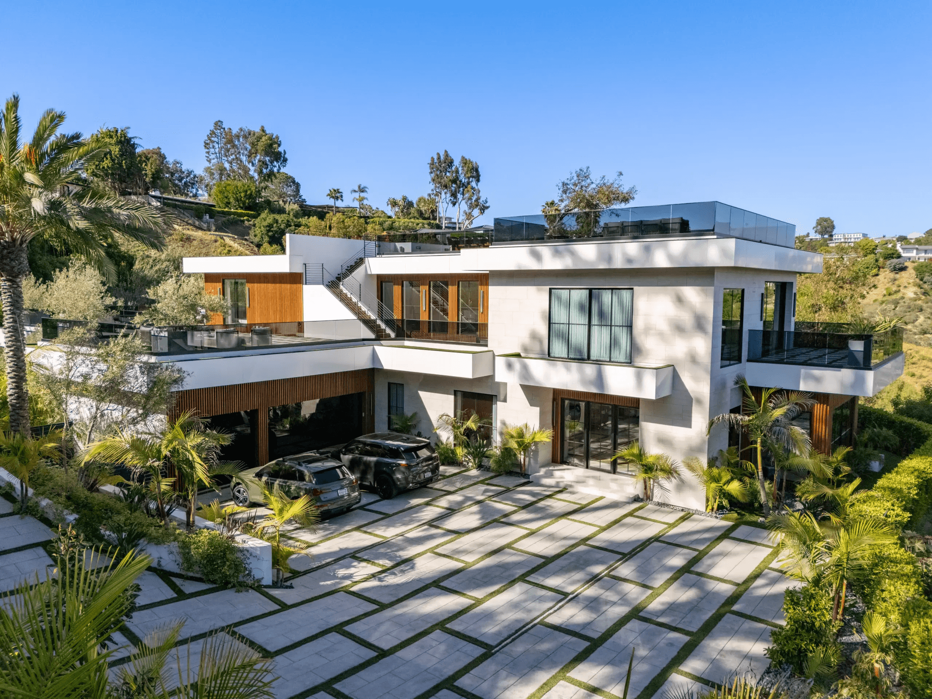 Linda Flora - Image 57