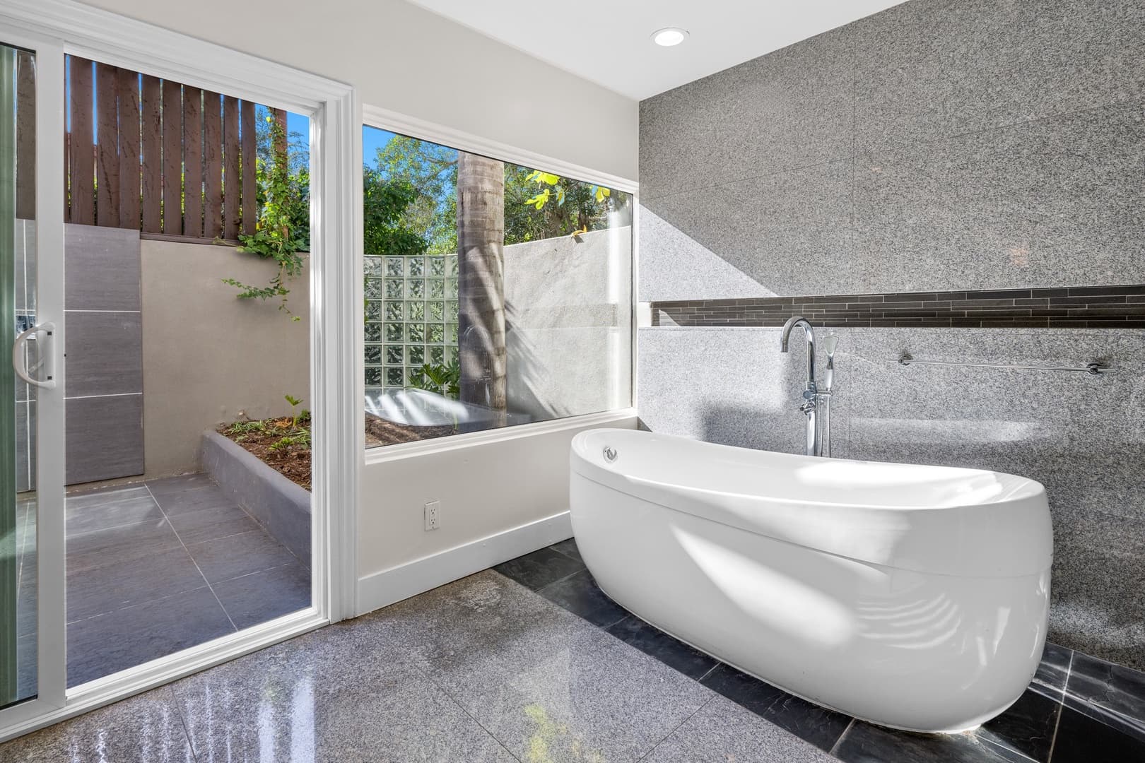 Endless Panorama - Image 25