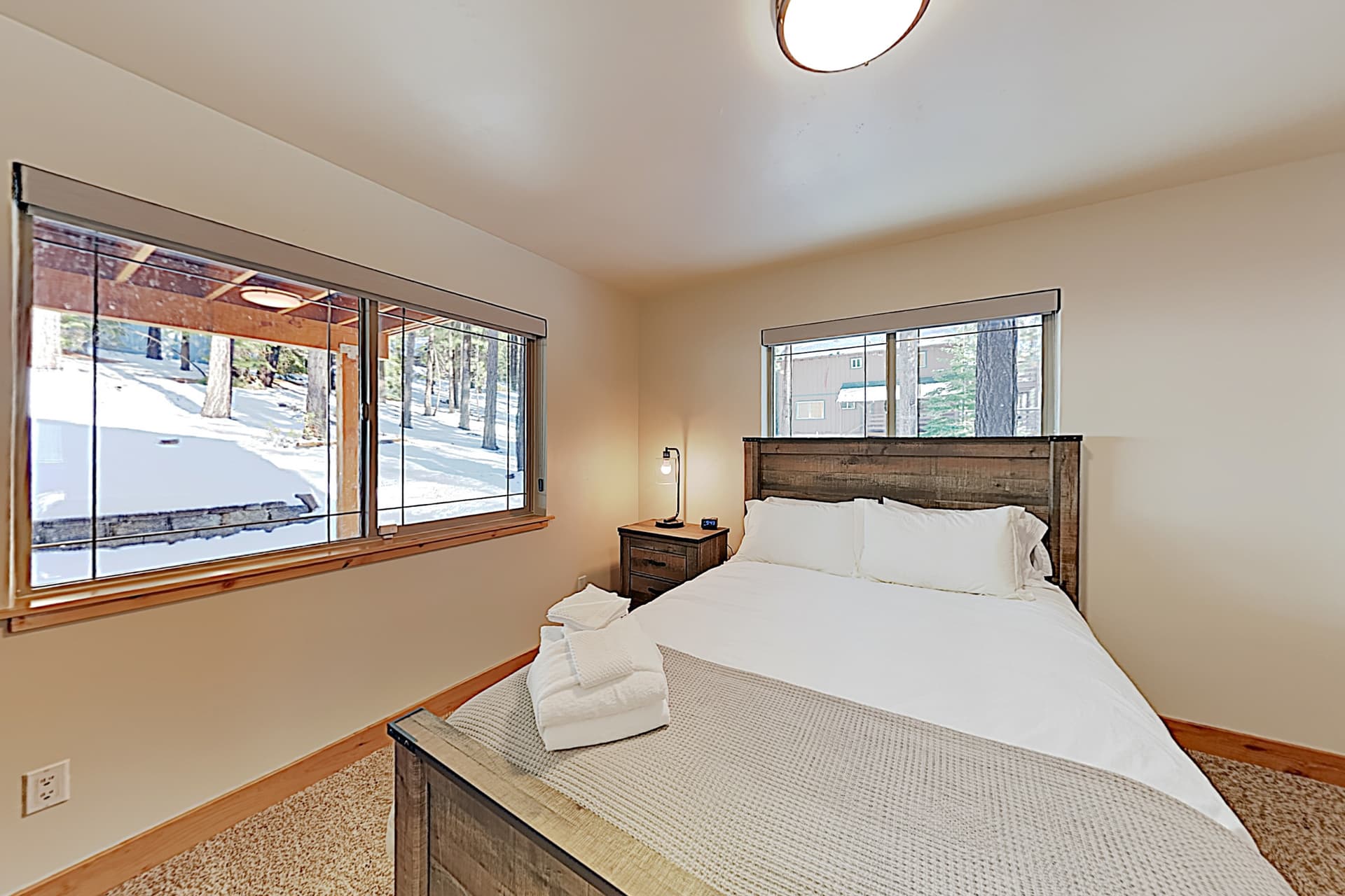 Luxury Mountain Retreat House - Image 14