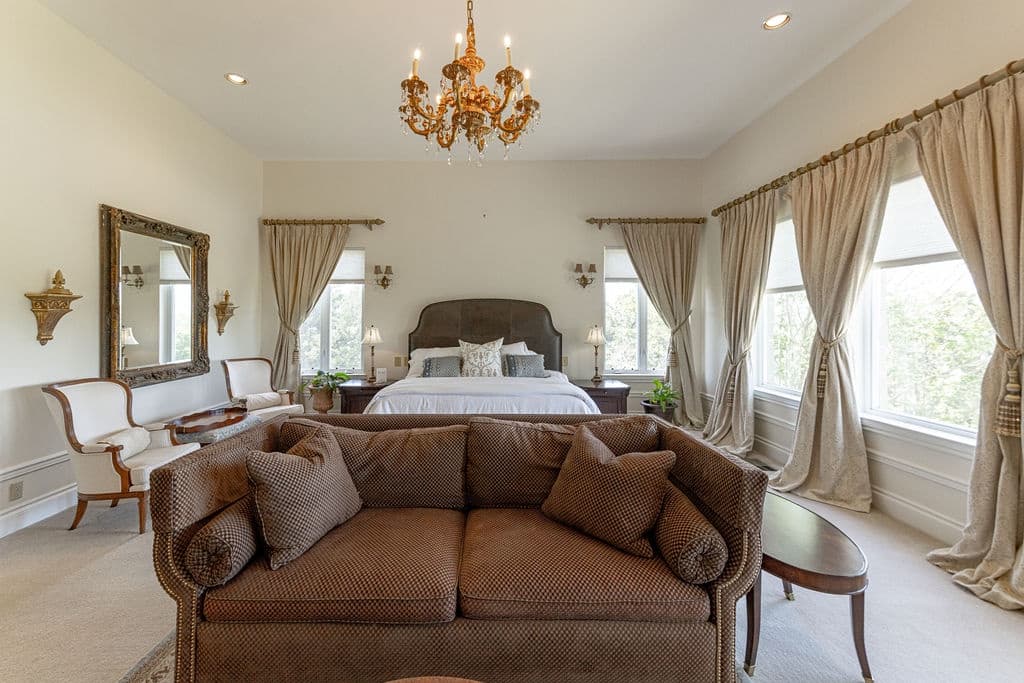 French Polo Manor - Image 15