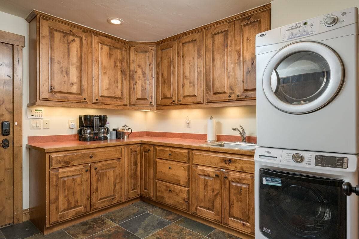 Four Sisters - Image 93