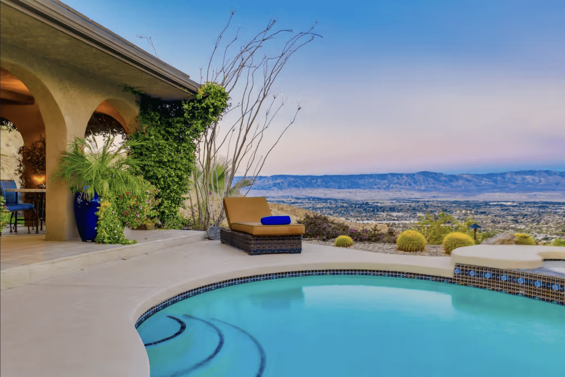 El Paseo Cliff Retreat - Image 25