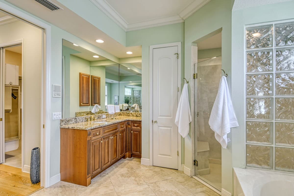 Sunburst Courtyard - Image 23