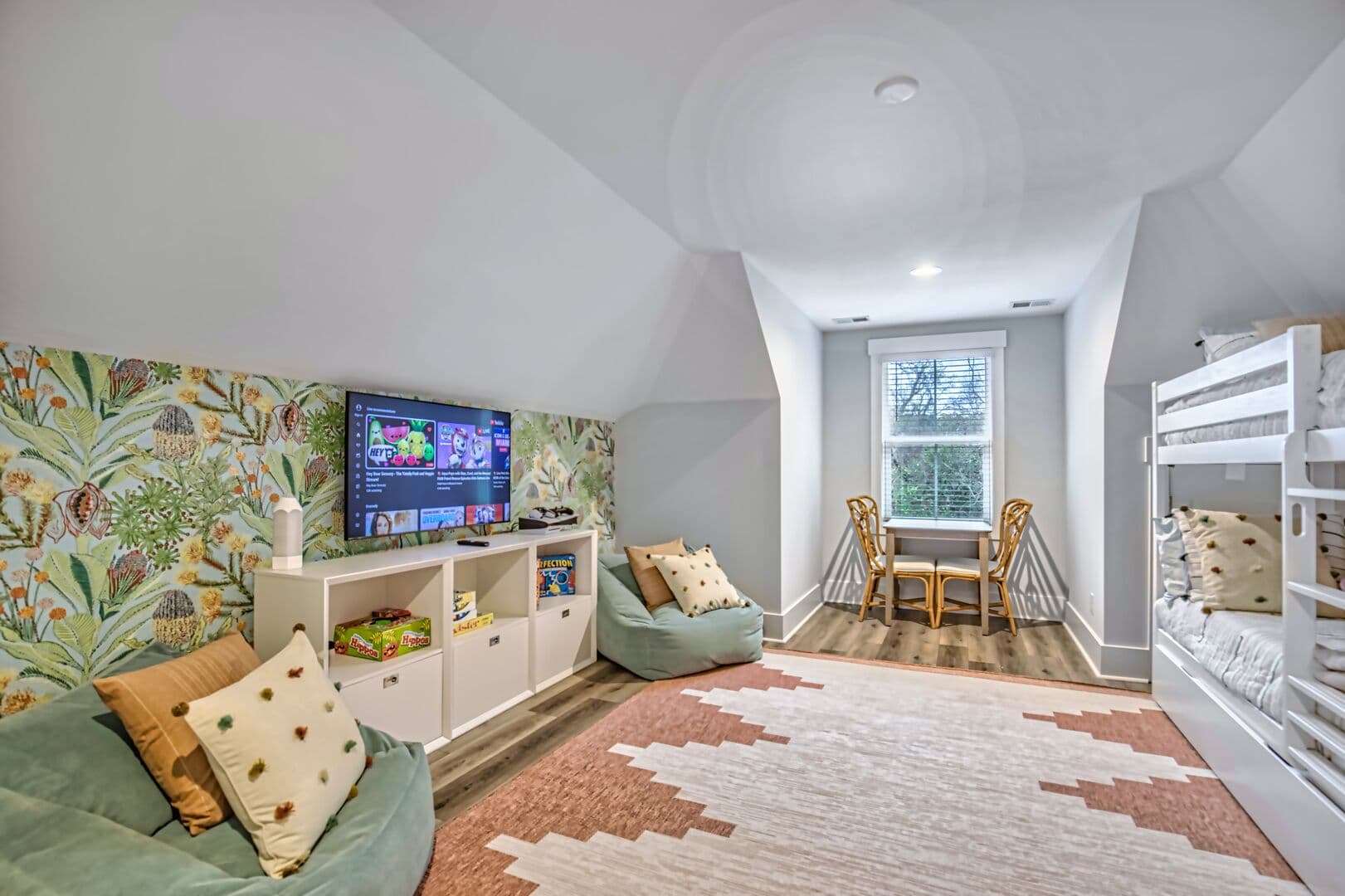 Tip Toe to the Beach - Image 18