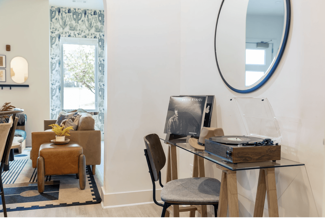 Broadway Residence - Image 5