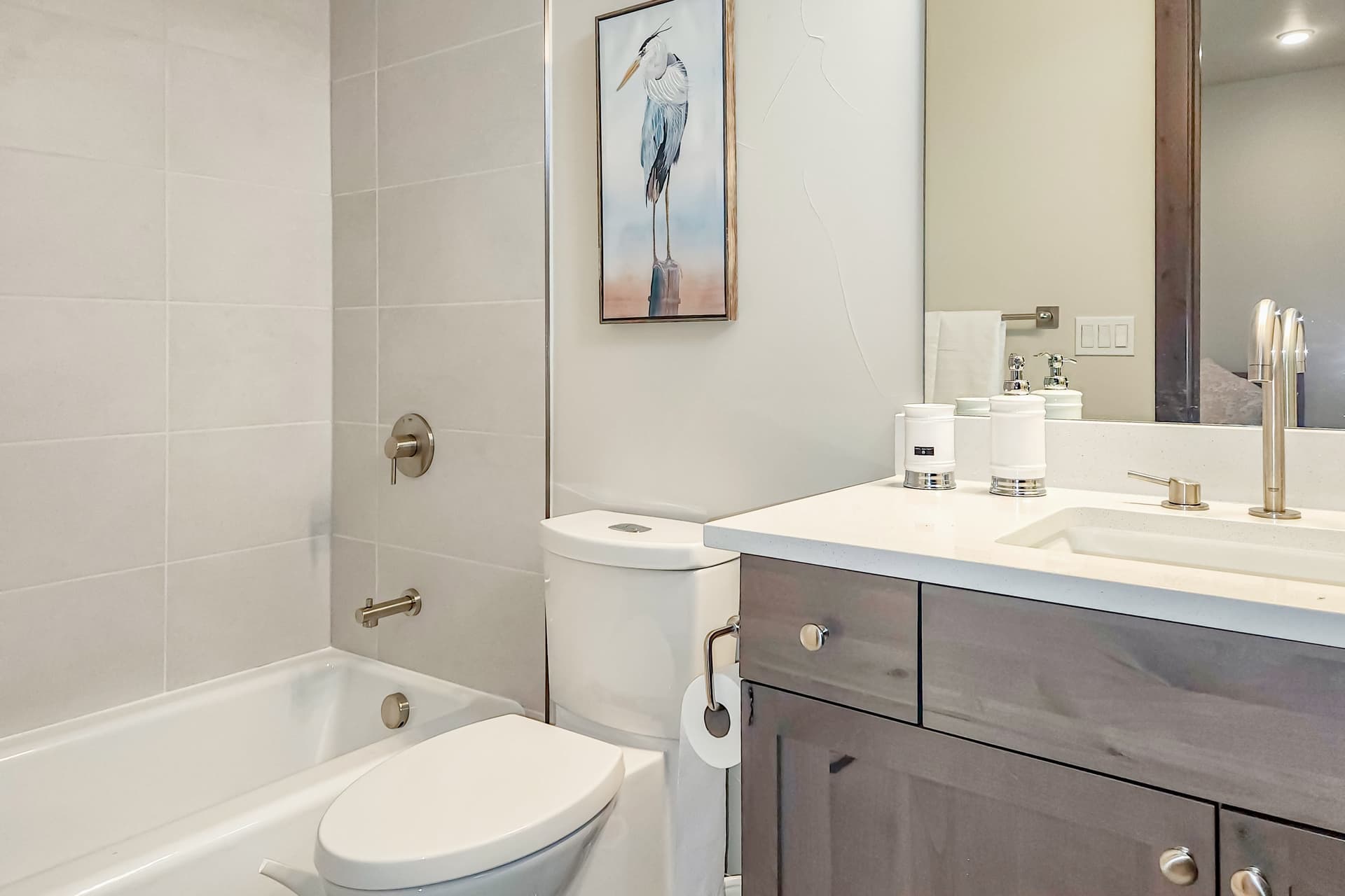 Slice of Silverthorne House - Image 11