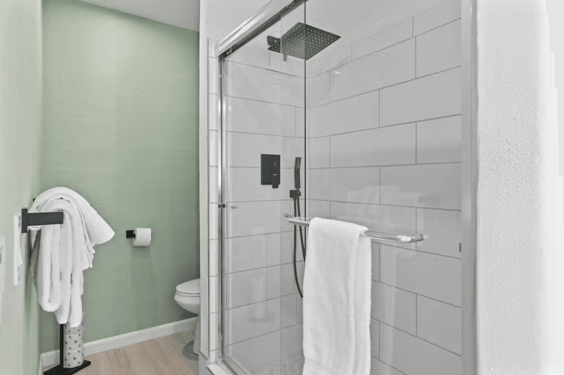 La Vie En Rose House - Image 17