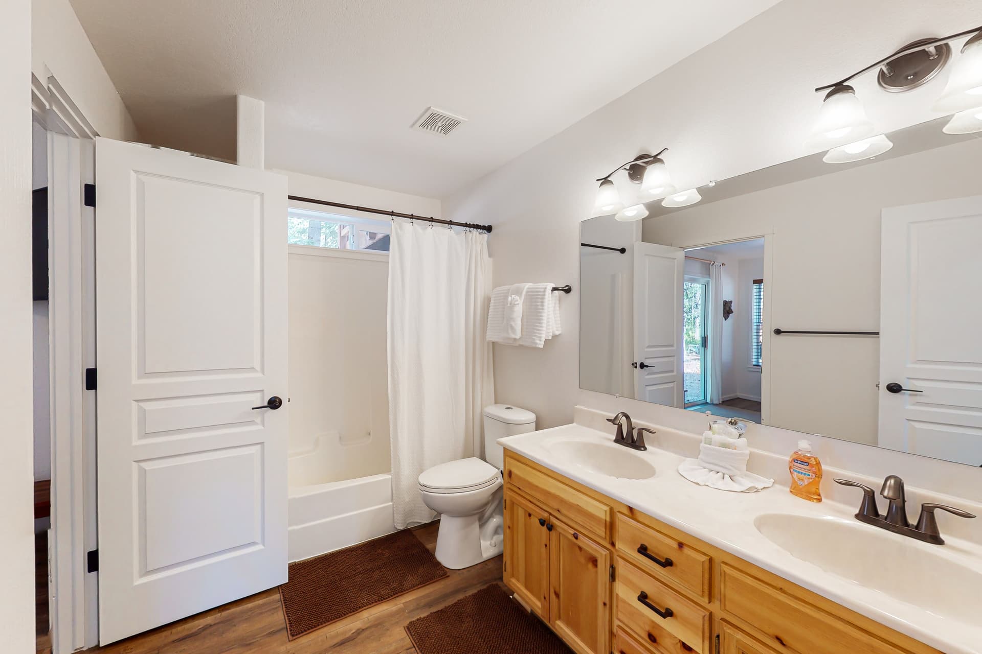 Trout Creek Retreat Home - Image 18