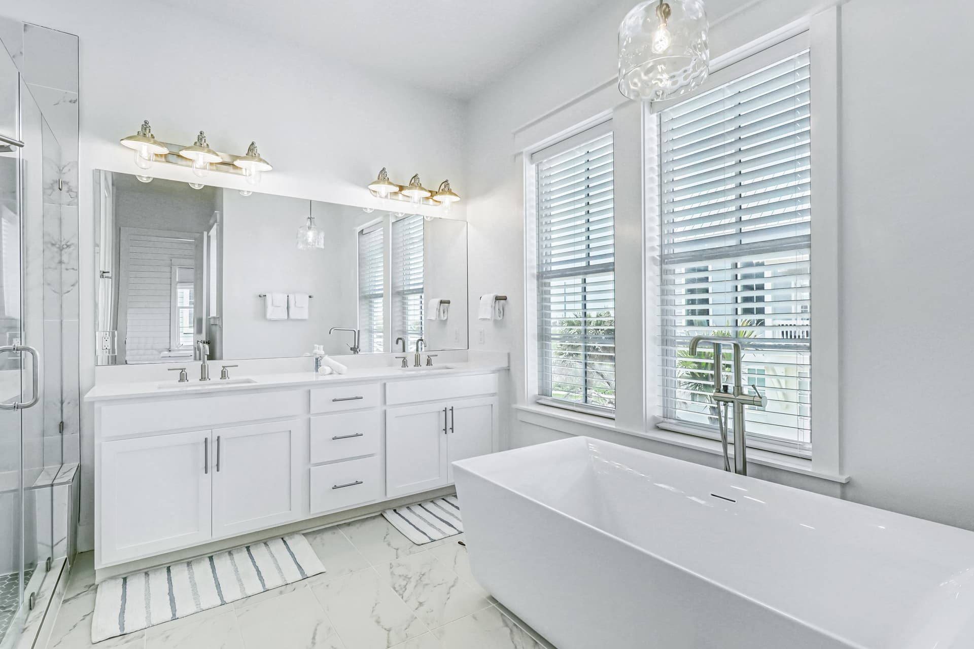 Sunset Avenue Stunner - Image 12