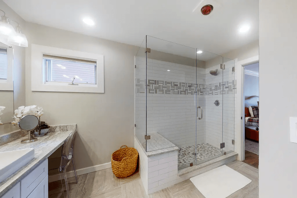 Fraser River Retreat - Image 11