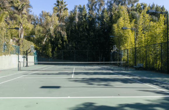 Hillside House - Image 34