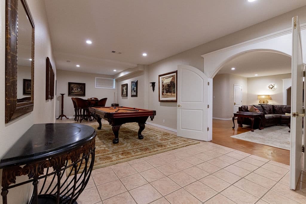 French Polo Manor - Image 34