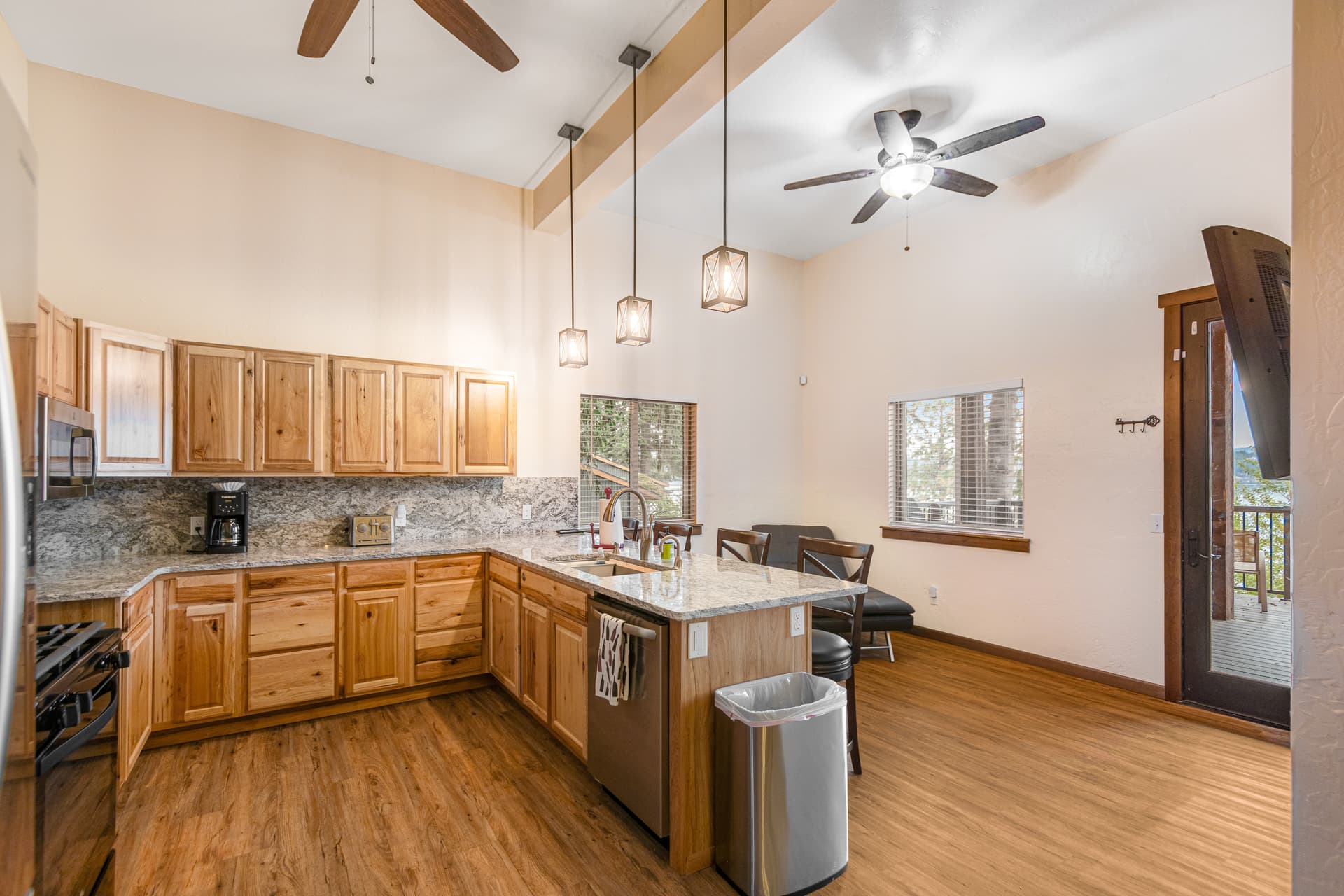 DeJa View - Image 41