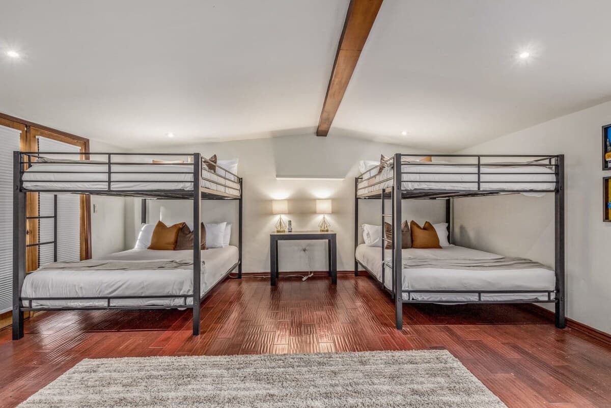 Hummingbird Estate - Image 33