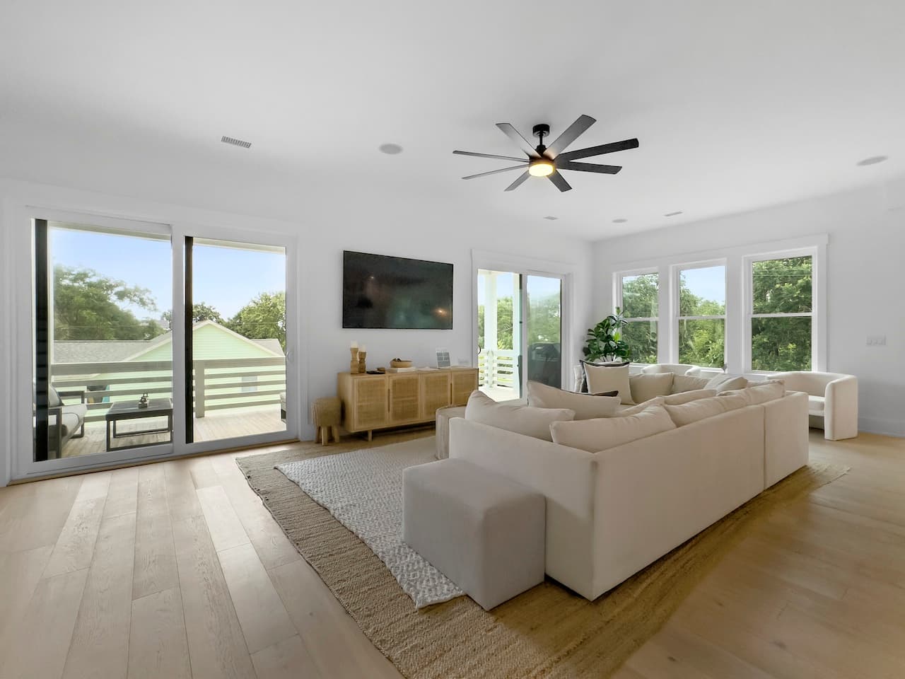 Amalfi Palms - Image 6