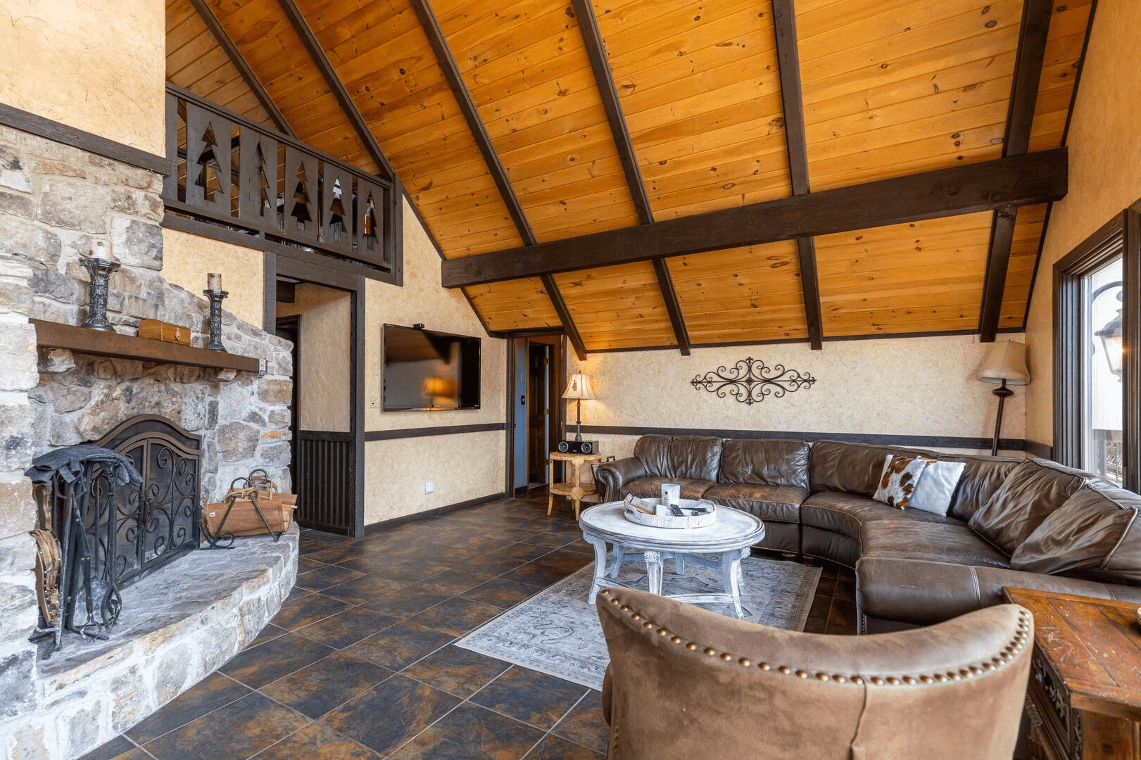 Halftime Haus - Image 5