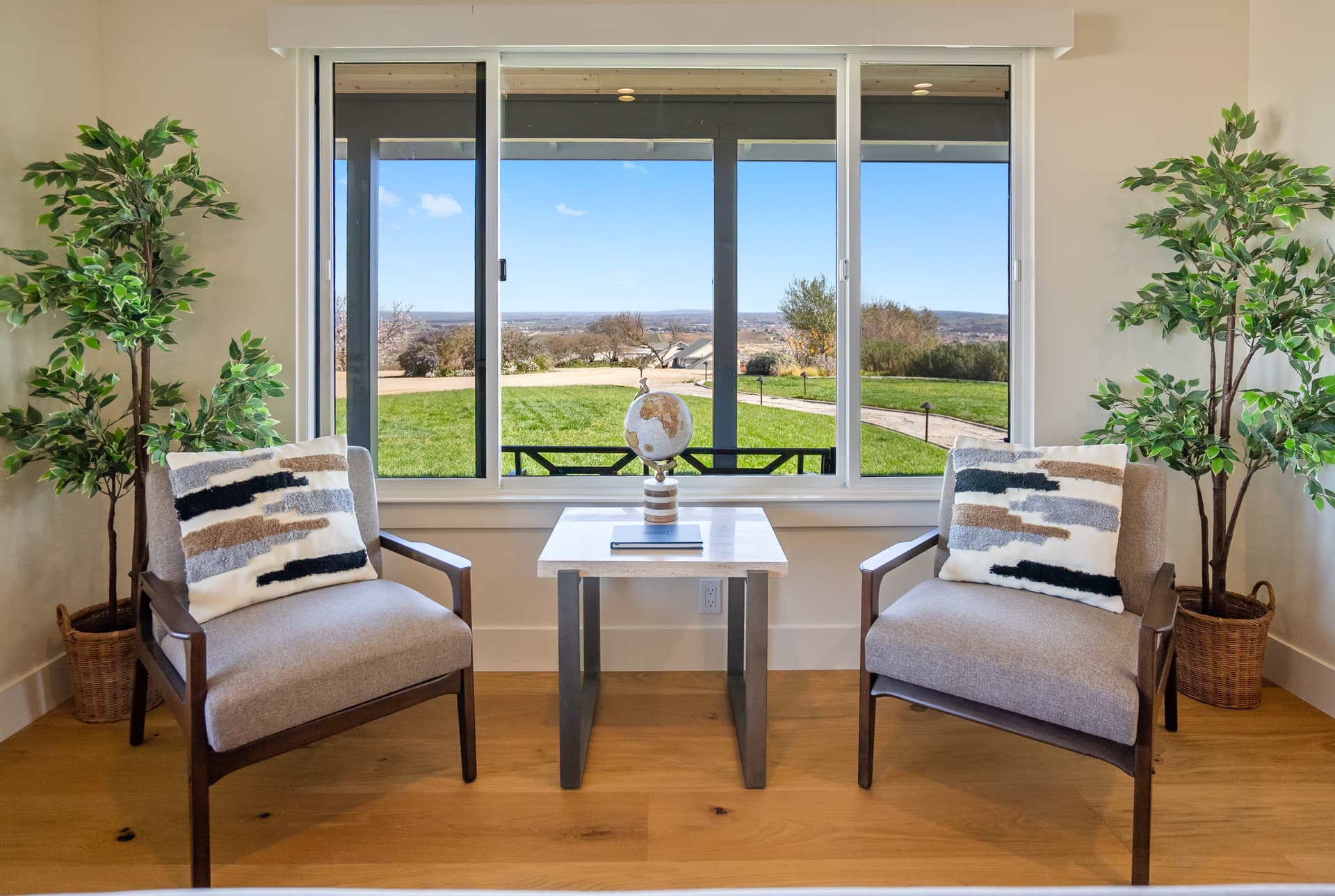 Mira Vista Manor - Image 13