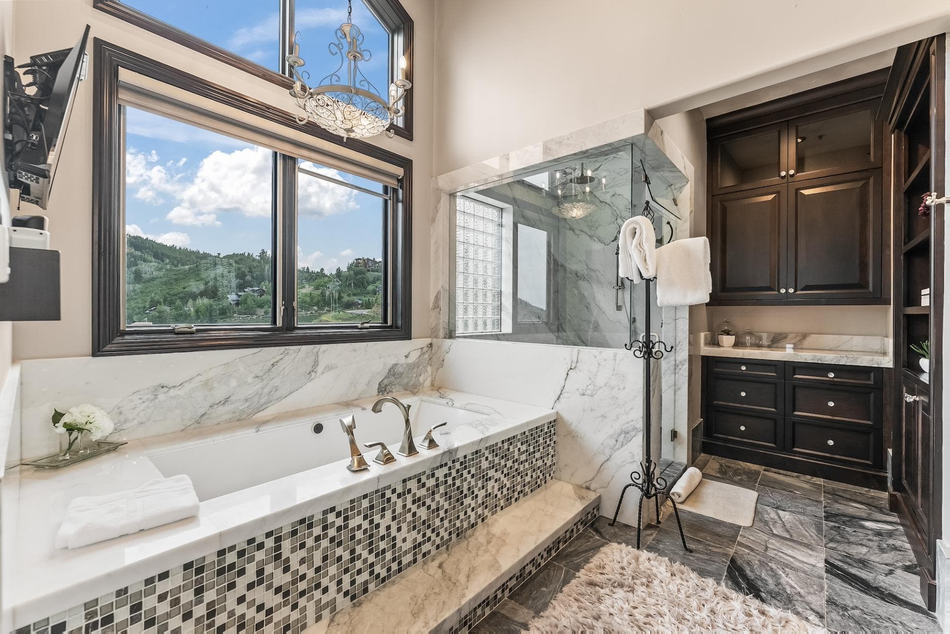 Sky Ridge Retreat - Image 19