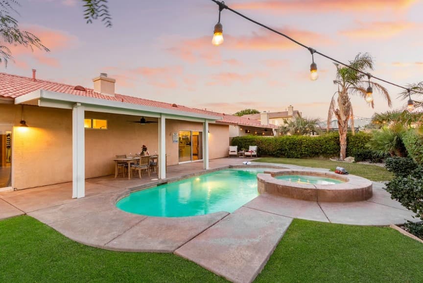 Sunny Palms - Image 30