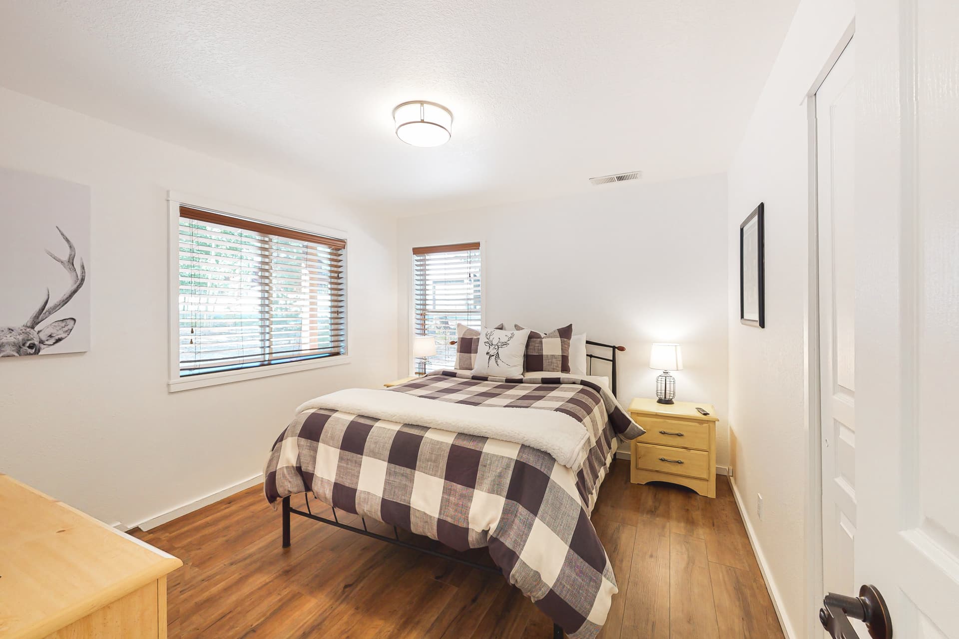 Trout Creek Retreat Home - Image 15