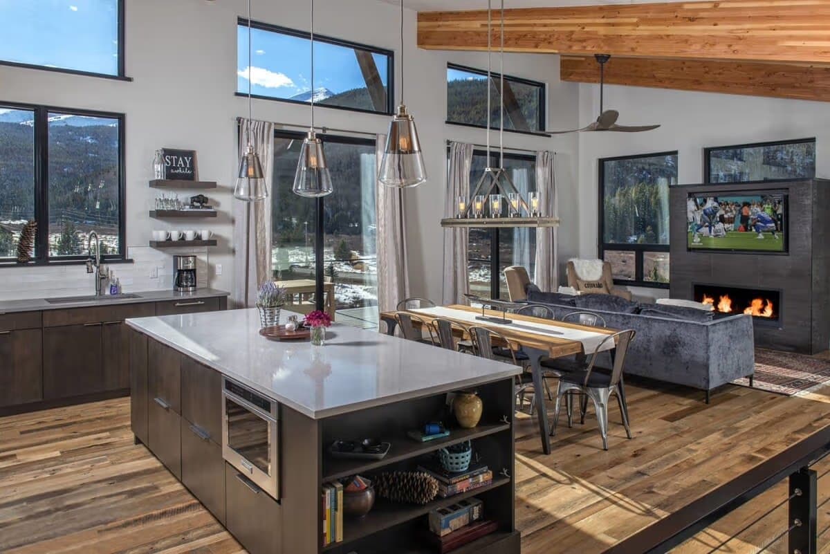 Echo Pines Chalet - Image 4