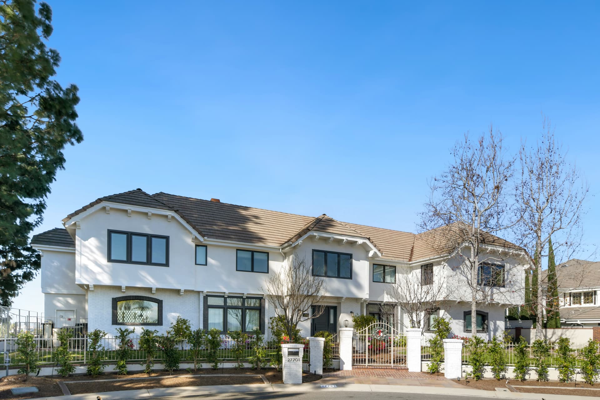 Laguna Hills Estate - Image 77