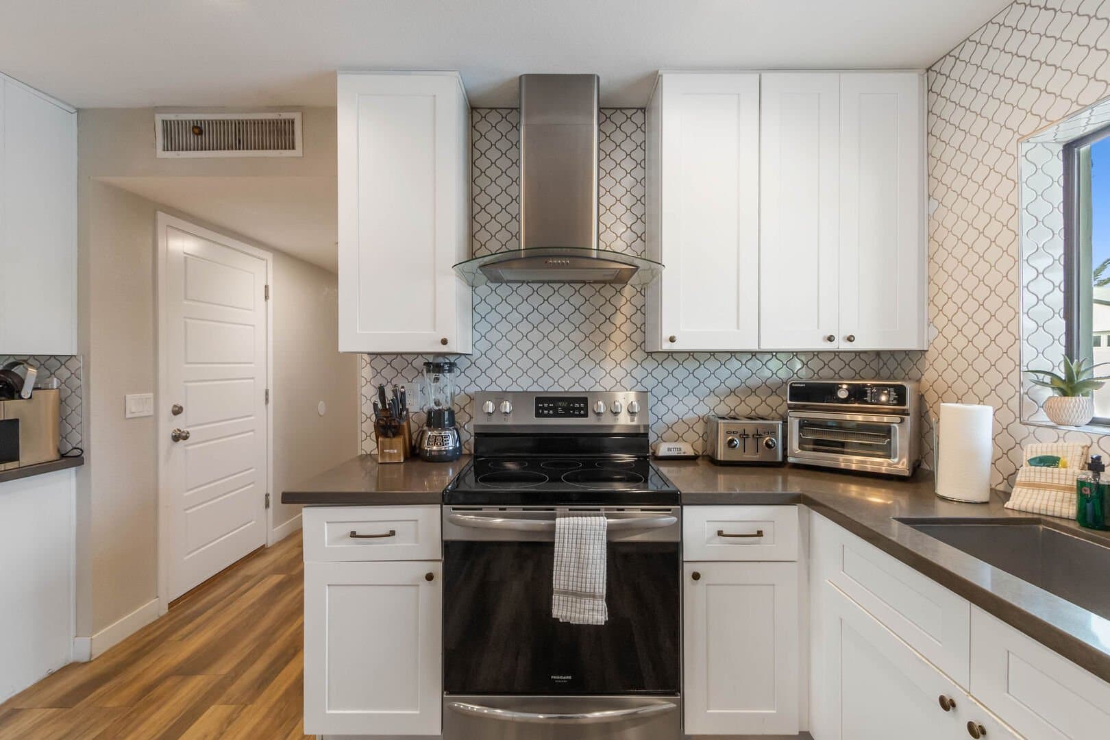 Day Dream - Image 14