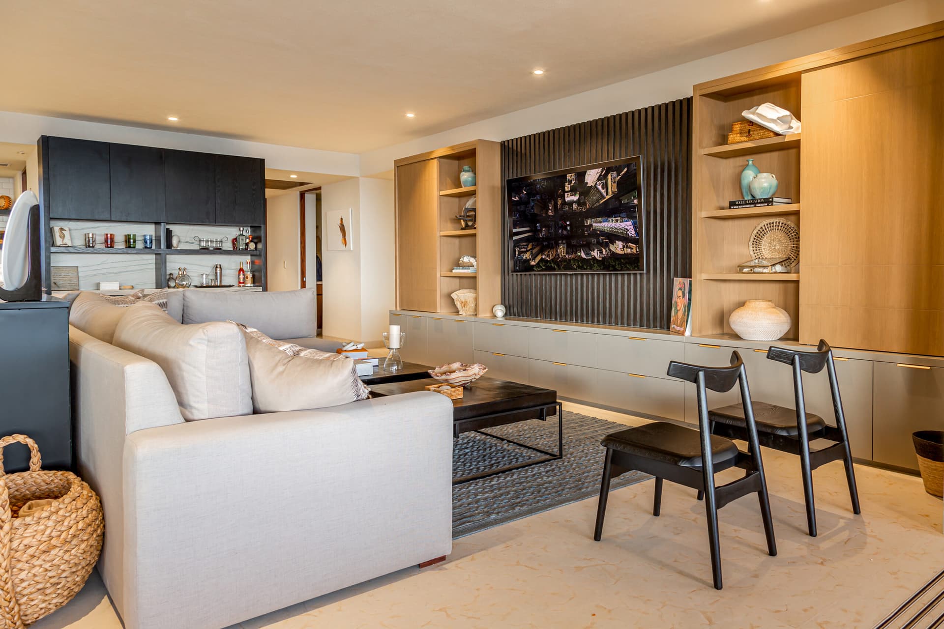 Tau Residences #421 - Image 2