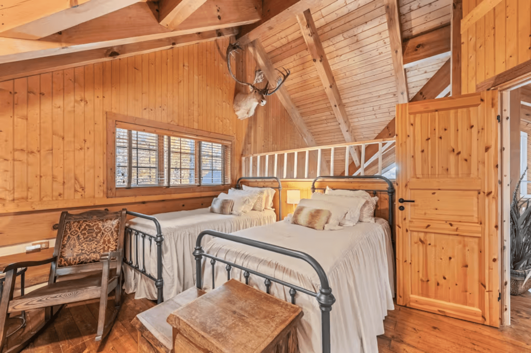 Sapphire Elegance - Image 34