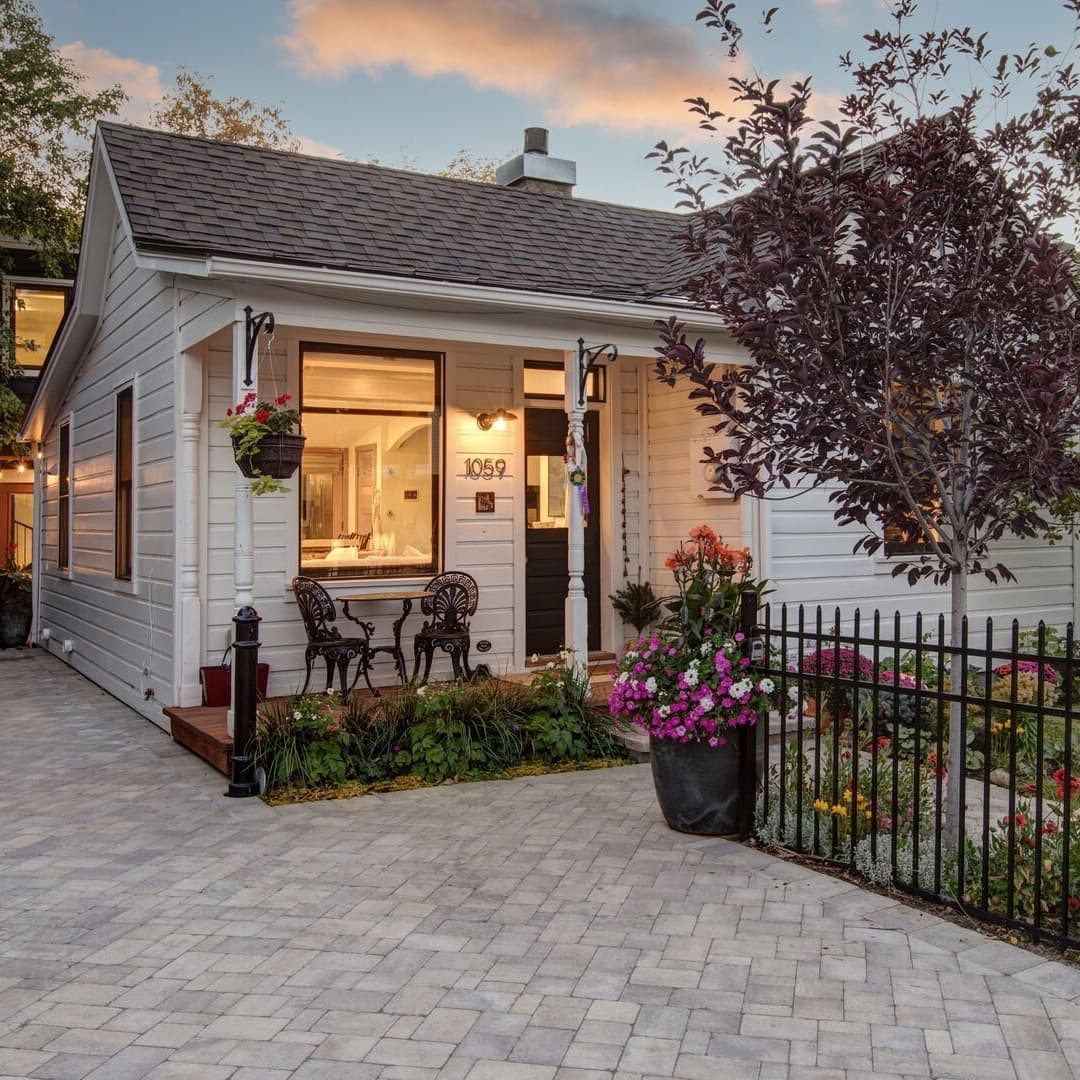 Alpine Minnie's - Image 39