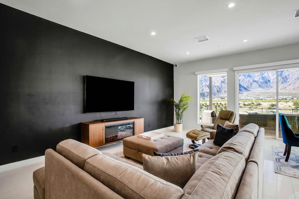 Majestic Mountain View - Image 5