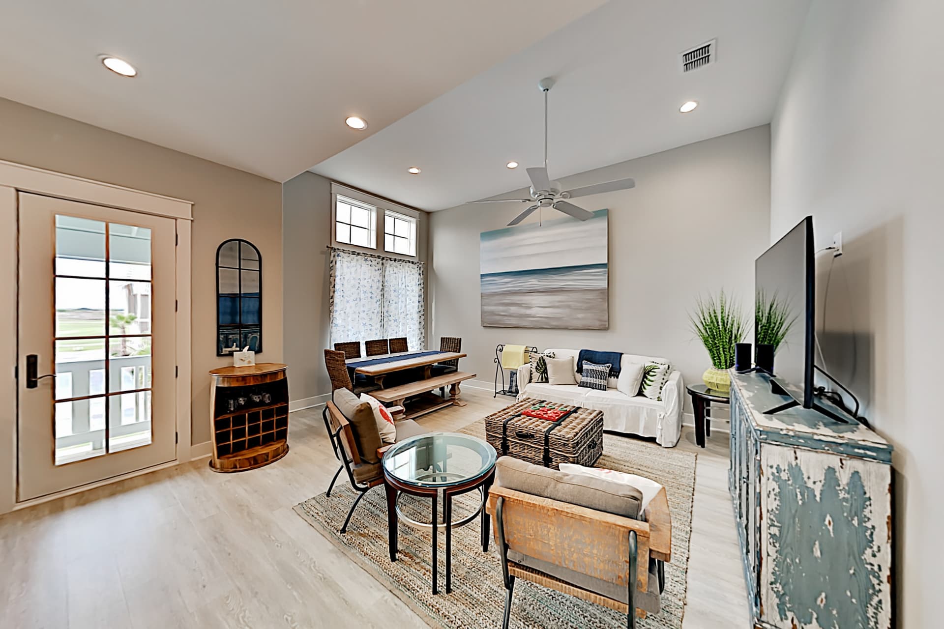 Crab Manor - Image 3