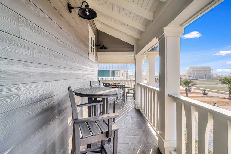 Commodore’s Hideout - Image 41