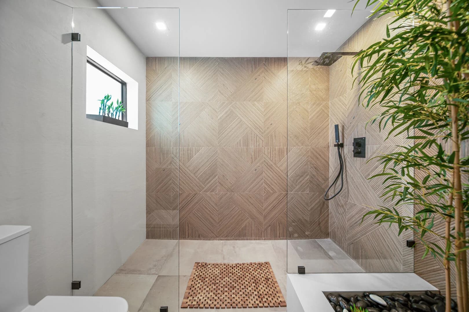 Waters Edge #906 - Image 35