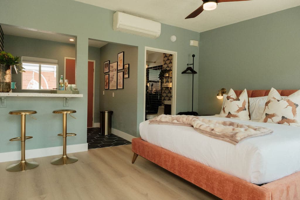 Mod Retreat in Vibrant Palm Springs - Image 27