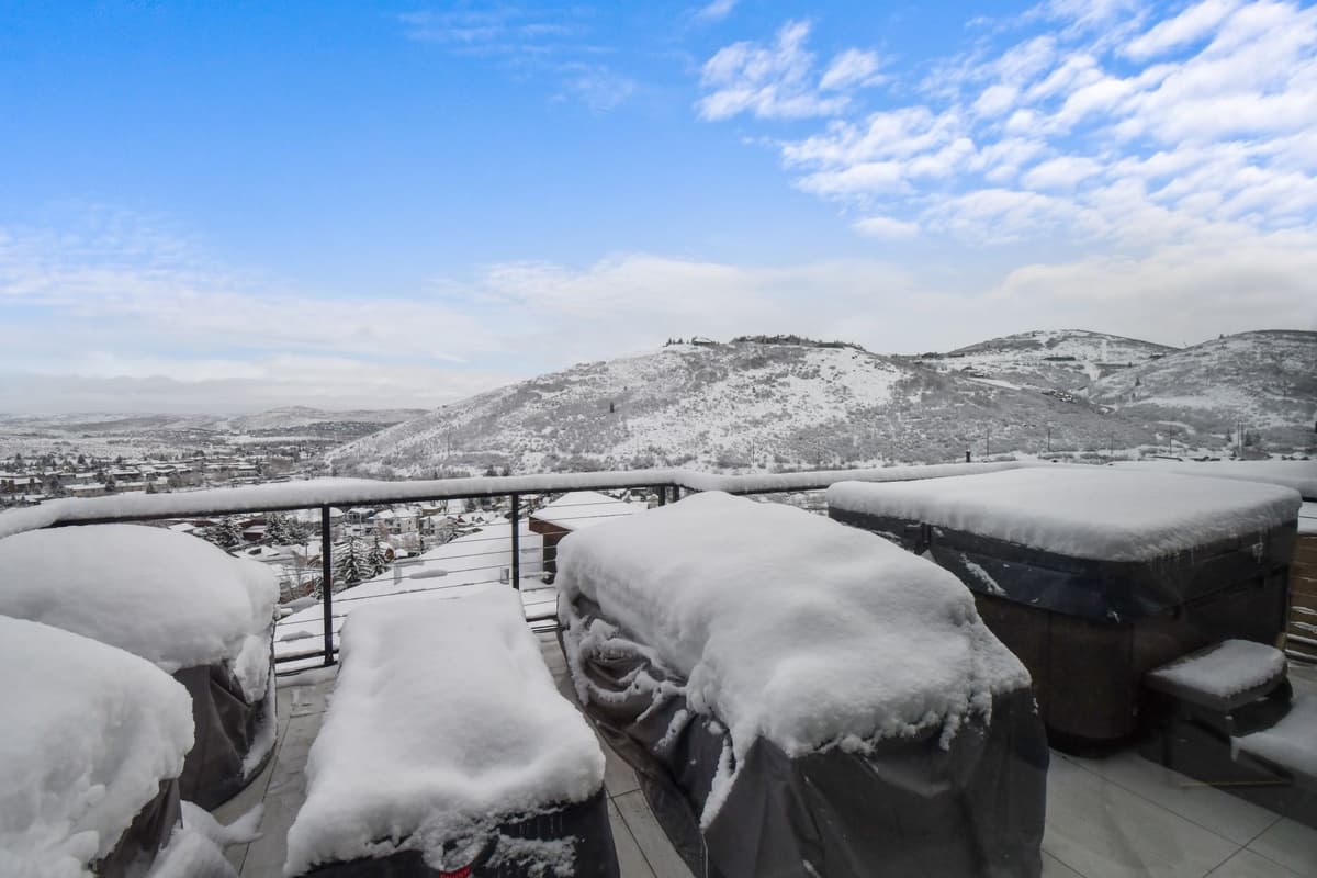 Slopeside Modern - Image 39