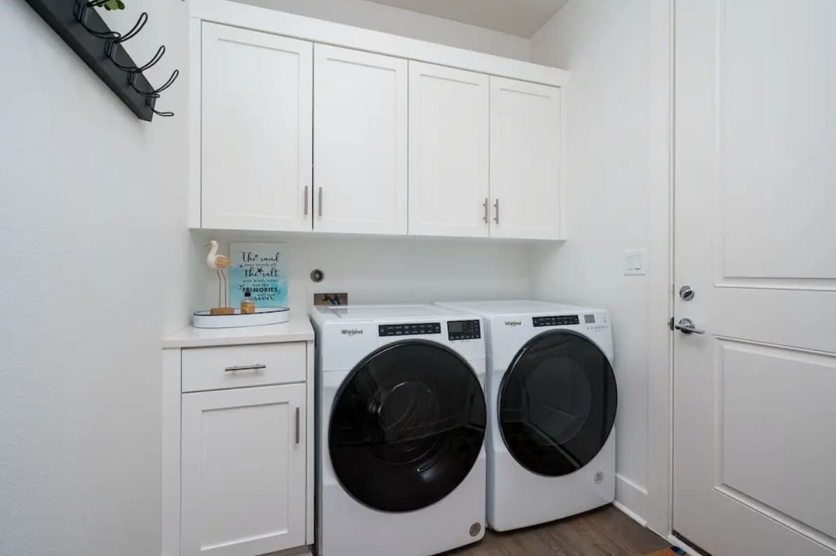 Coastal Charm House - Image 14