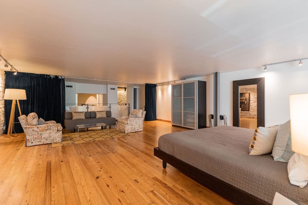 Loft On Congress Home - Image 24