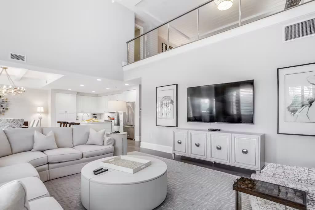 Naples Square Paradise - Image 3