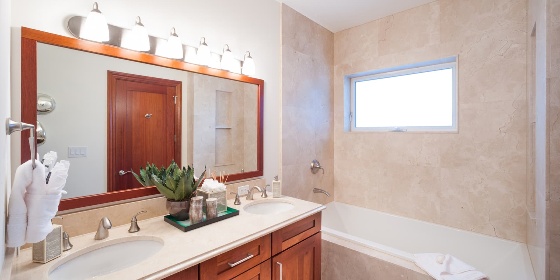 White Luna Home - Image 14