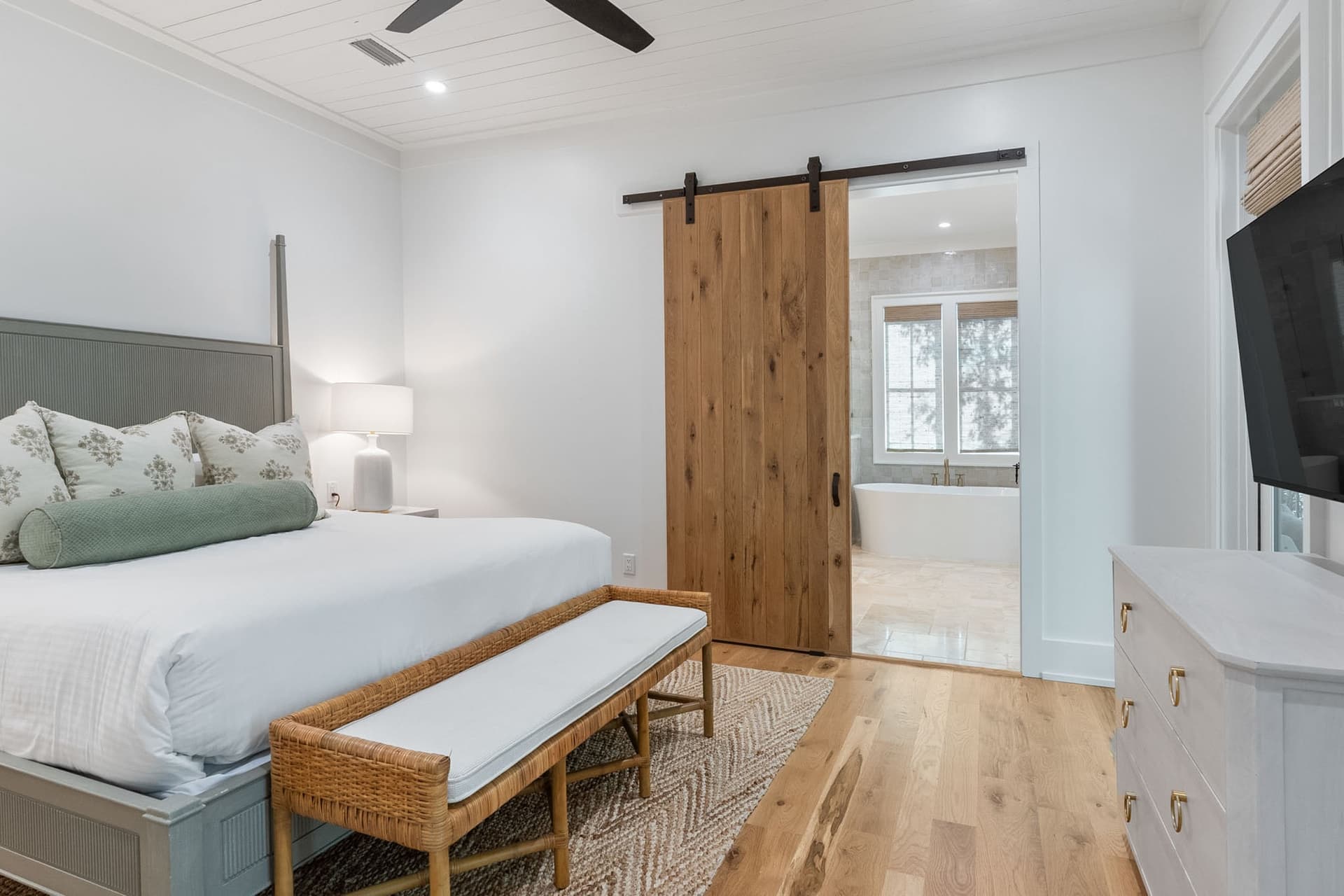 Shore To Have Fun - Image 33