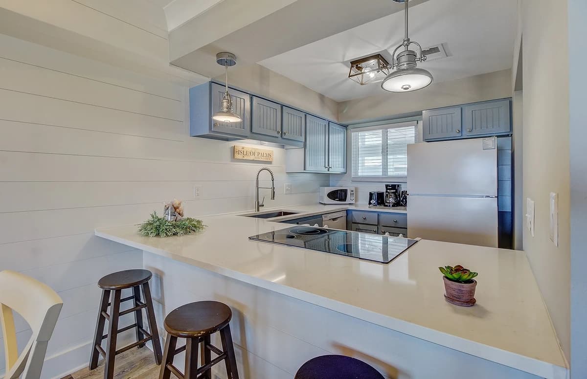 Mariners Walk #11B - Image 2